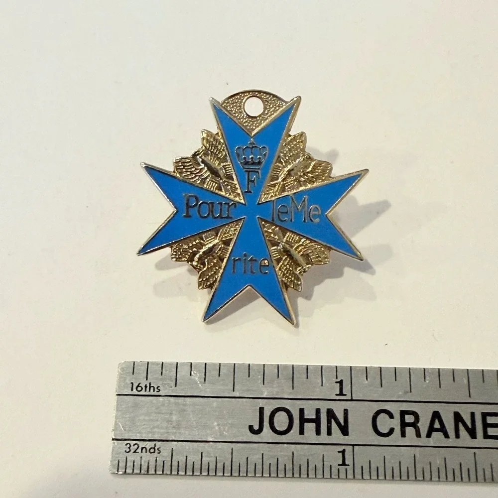 Vintage Blue Pour le Merite Blue Max Style Medal Pendant Gold Tone Enamel 1